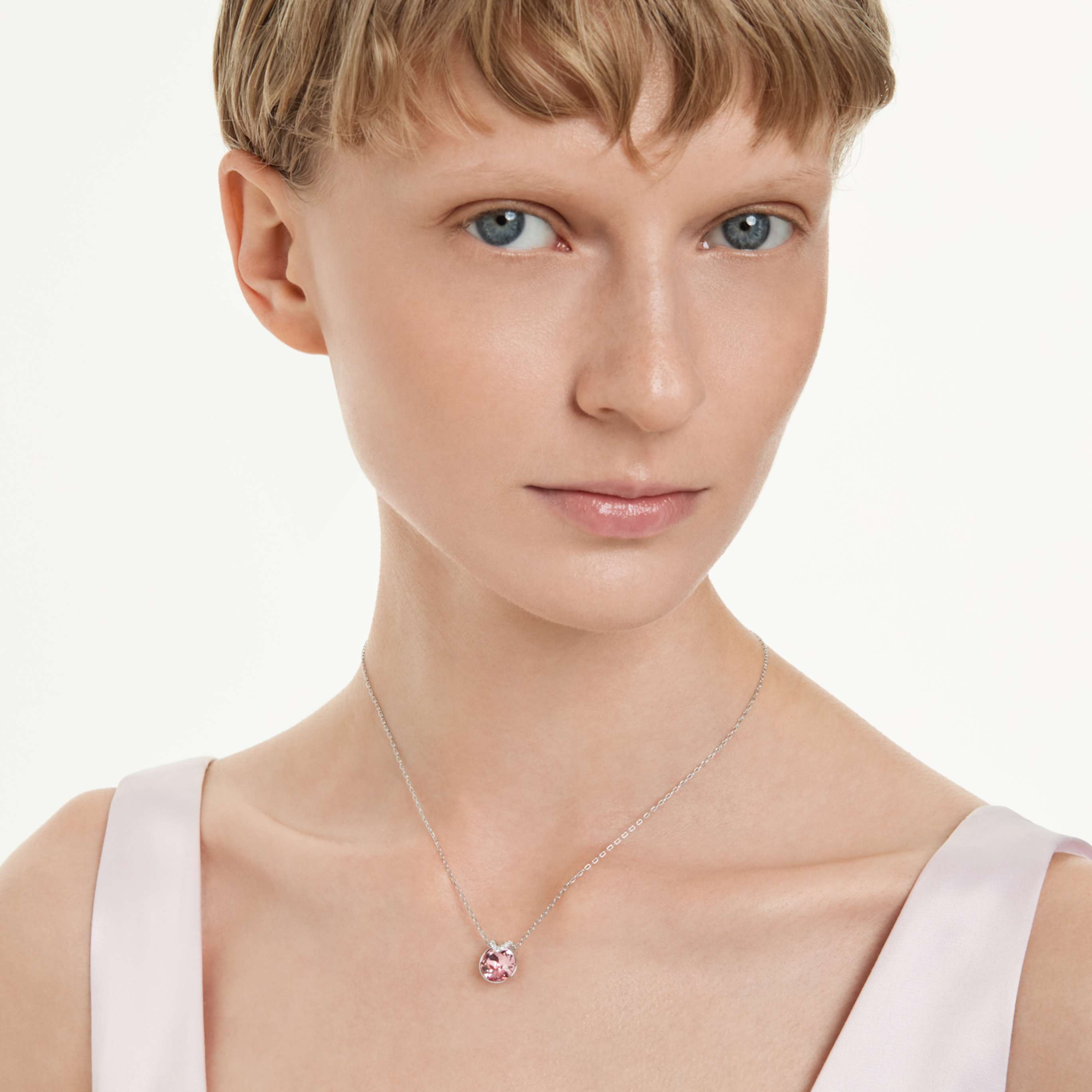 Swarovski Bella V pendant Round cut, Blue, Rhodium plated