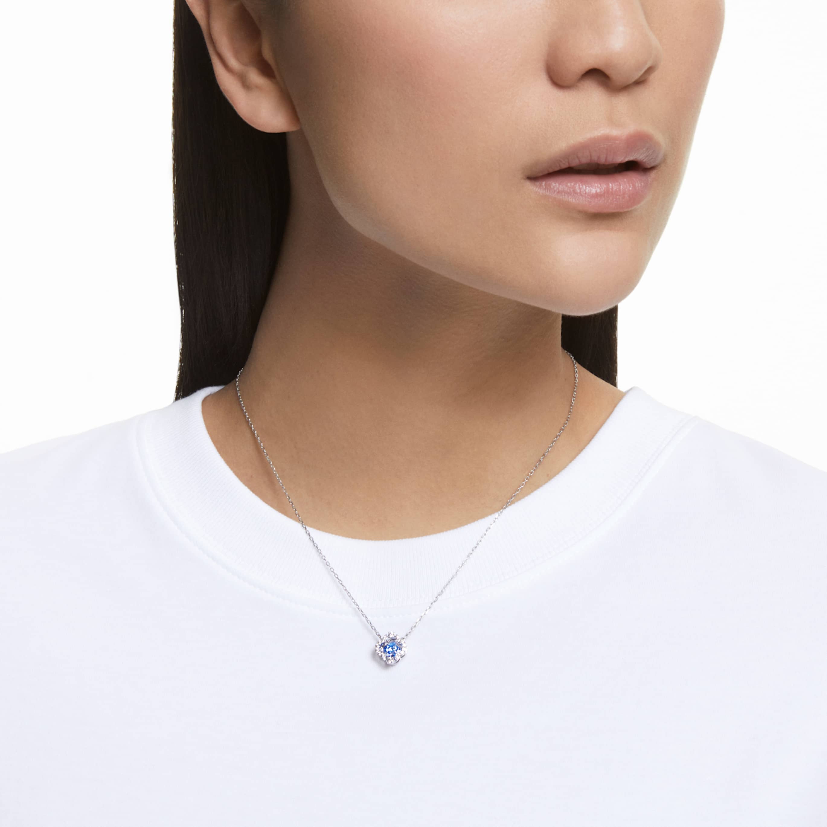 Swarovski Una necklace Clover, Pink, 18K rose gold finish